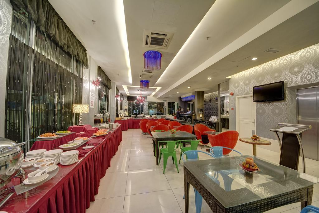 Arenaa Deluxe Hotel Malacca Exterior foto
